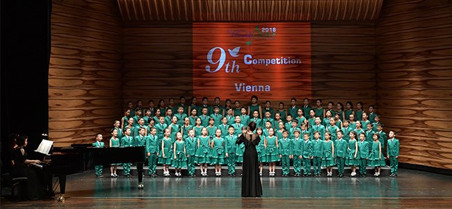 必赢437学校爱悦合唱团参加第九届世界和平合唱节